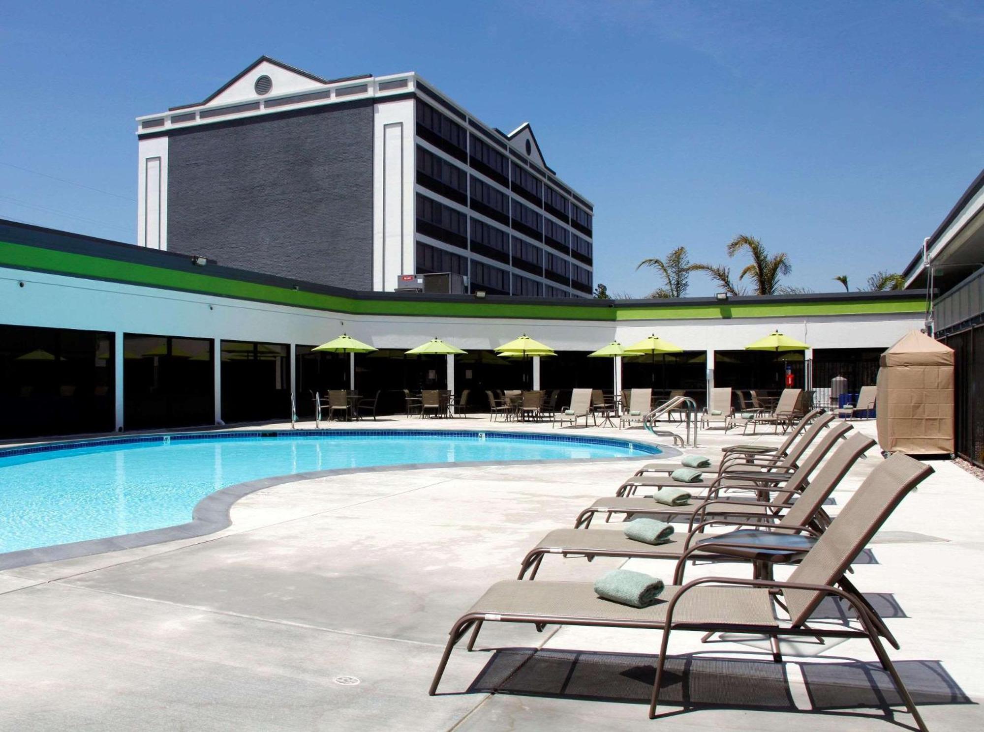 Radisson Hotel Oakland Airport Bagian luar foto