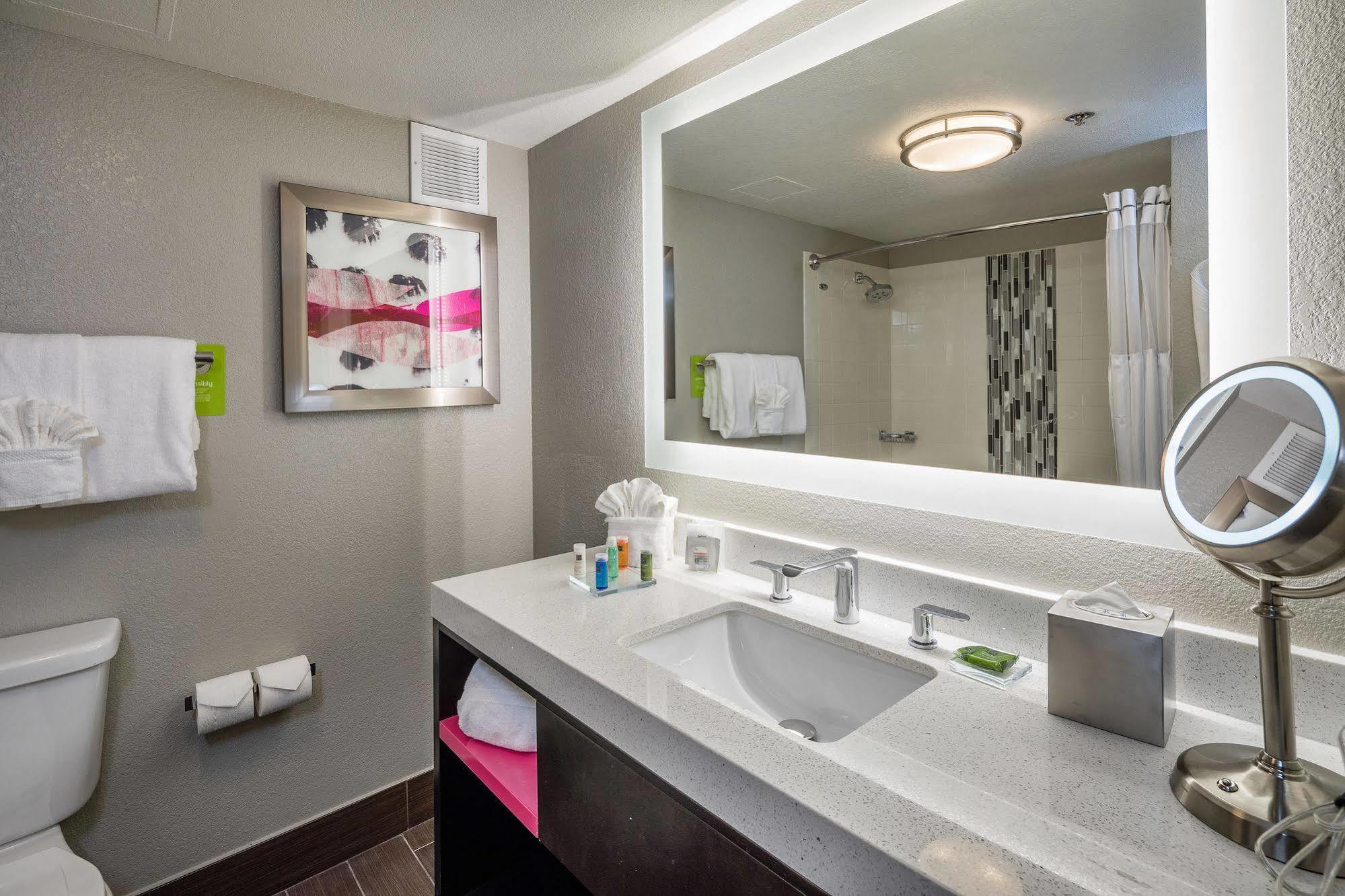 Radisson Hotel Oakland Airport Bagian luar foto