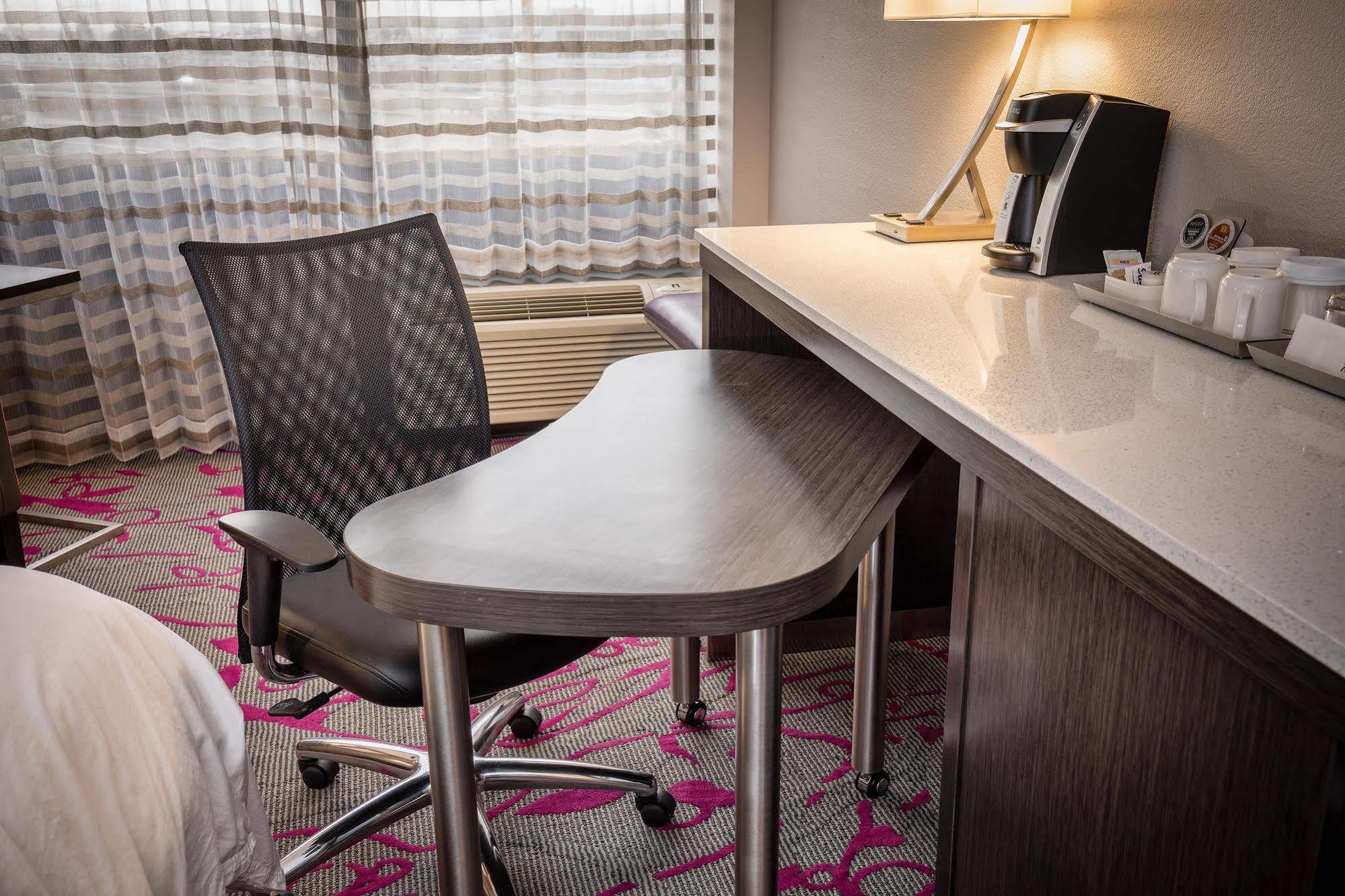 Radisson Hotel Oakland Airport Bagian luar foto